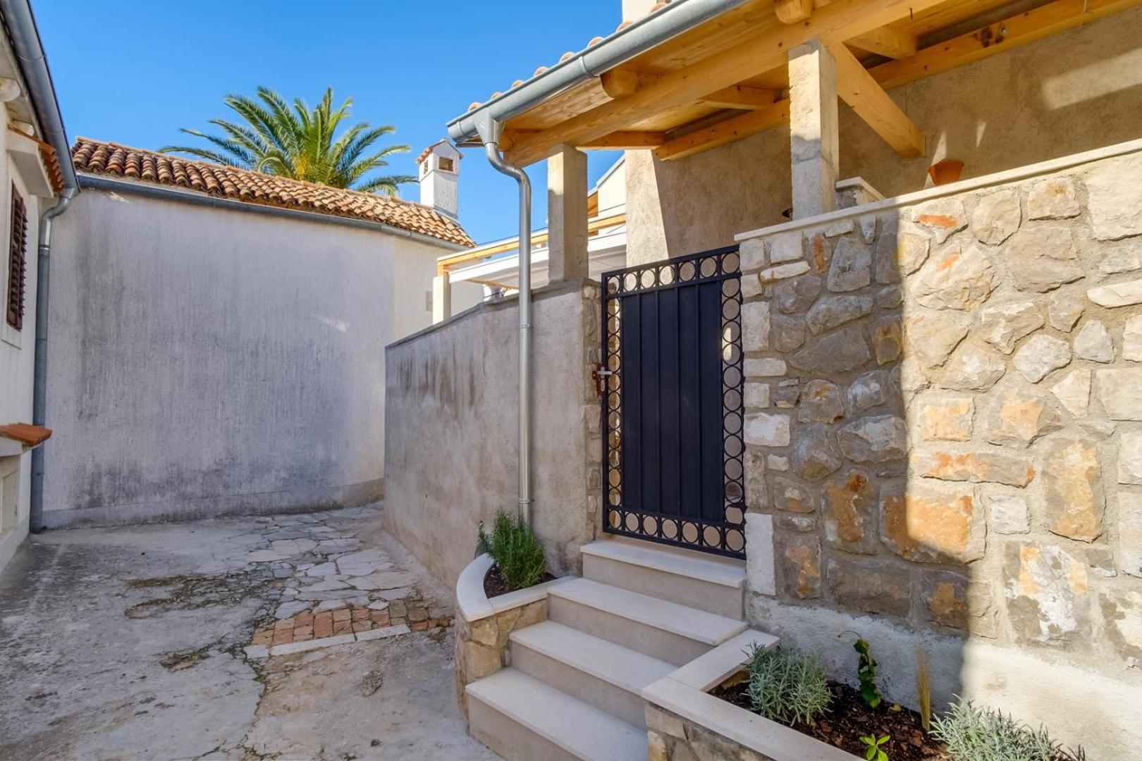 Elegant Apartment Iris Mali Lošinj Εξωτερικό φωτογραφία